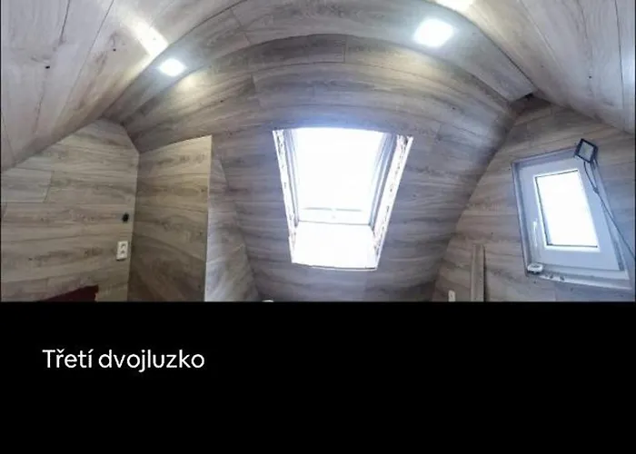 Capi Hnizdo Se Saunou Alpehytte *